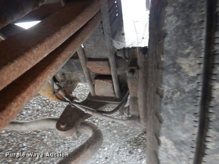 image for item MU9756 2007 Chevrolet C5500  shuttle bus