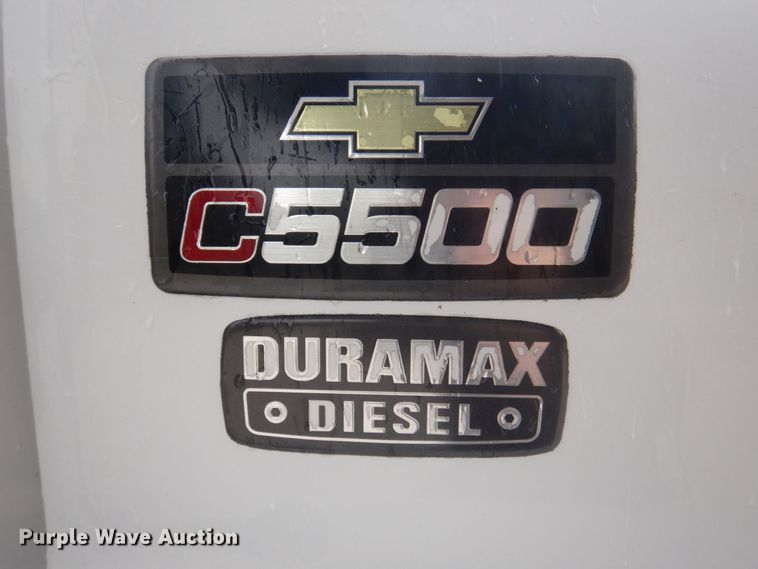 image for item MU9756 2007 Chevrolet C5500  shuttle bus