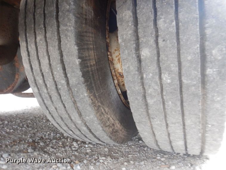 image for item MU9756 2007 Chevrolet C5500  shuttle bus