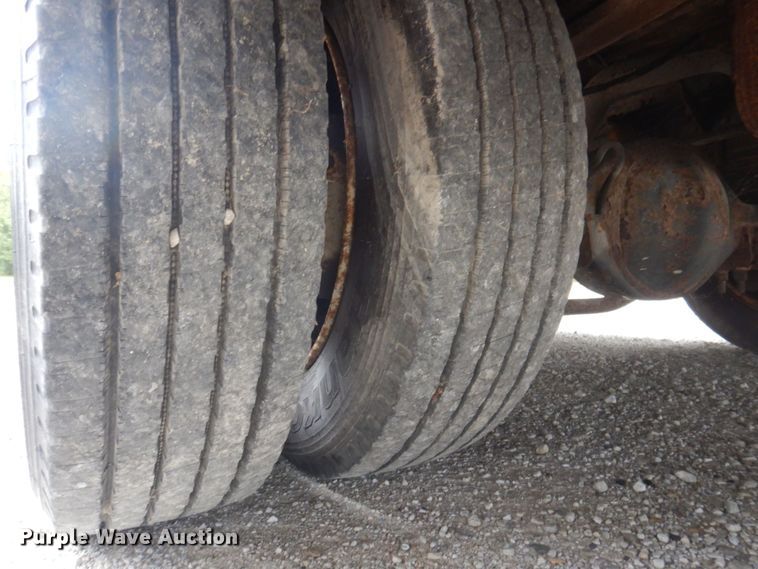 image for item MU9756 2007 Chevrolet C5500  shuttle bus