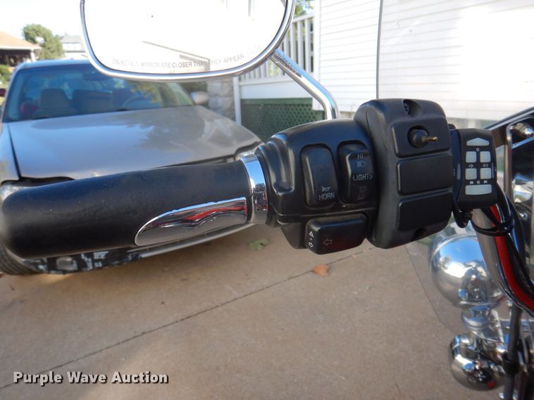 image for item MU9761 2004 Harley Davidson Road King  motorcycle