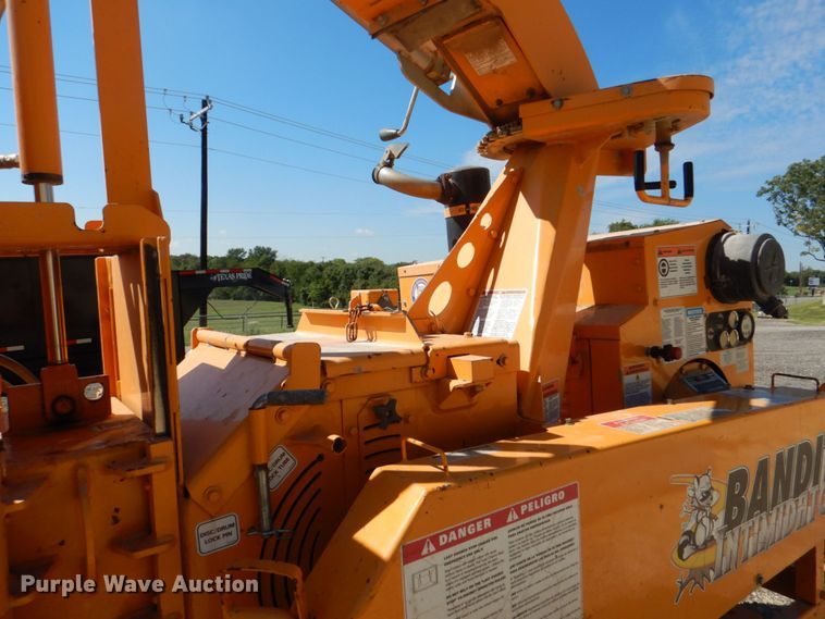 image for item DH7512 2012 Bandit 990XP  wood chipper