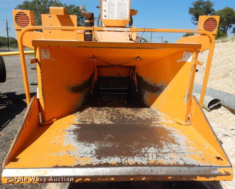 image for item DH7512 2012 Bandit 990XP  wood chipper