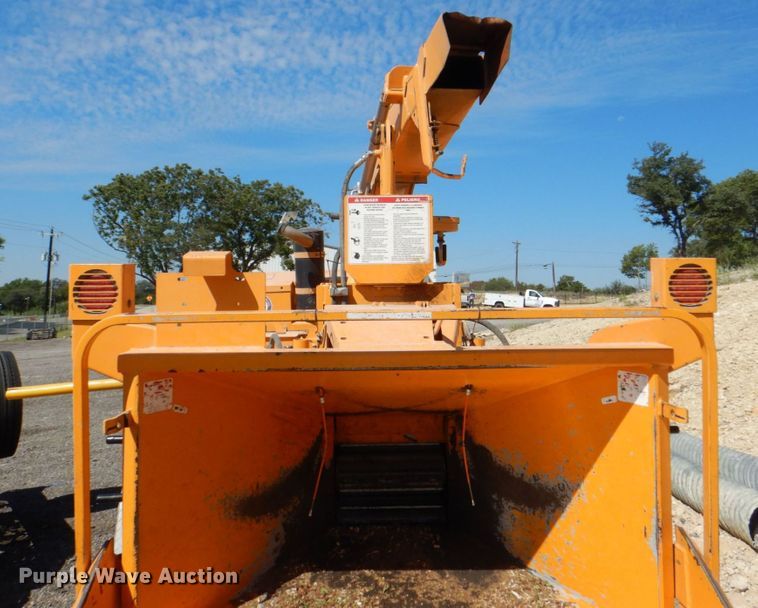 image for item DH7512 2012 Bandit 990XP  wood chipper