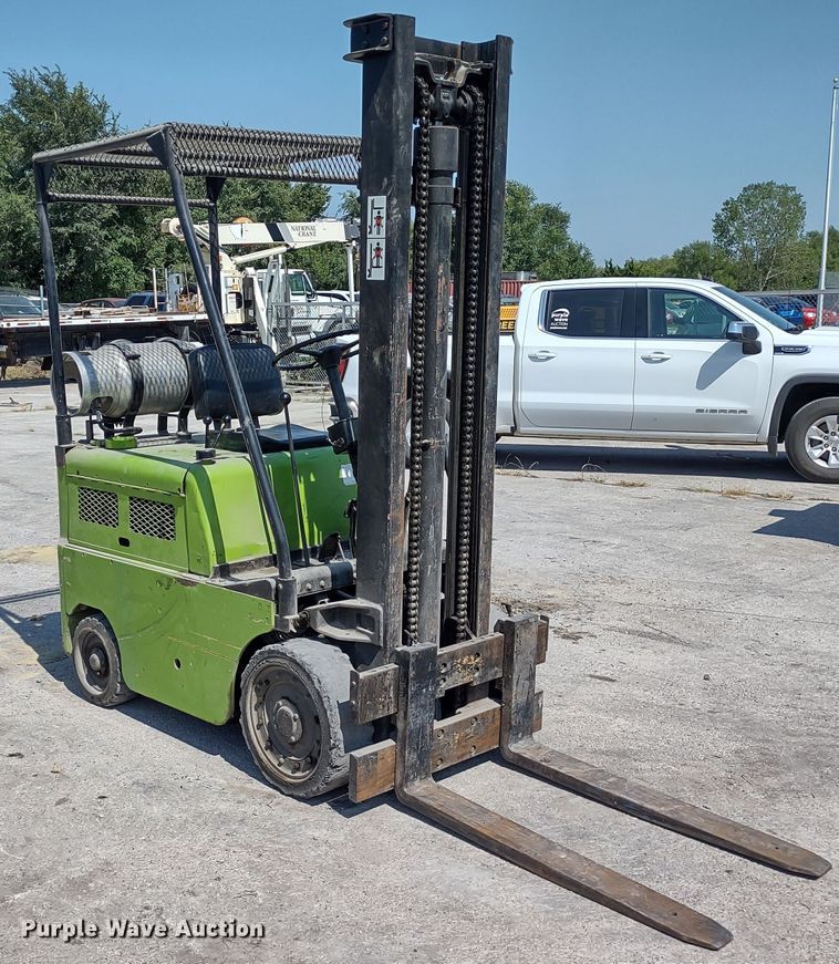 image for item DI1234 Clark  forklift