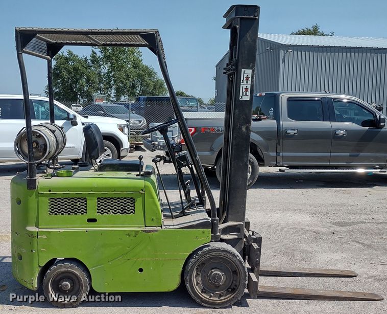 image for item DI1234 Clark  forklift