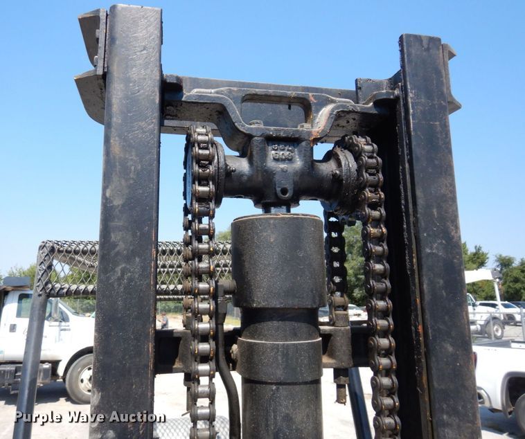 image for item DI1234 Clark  forklift