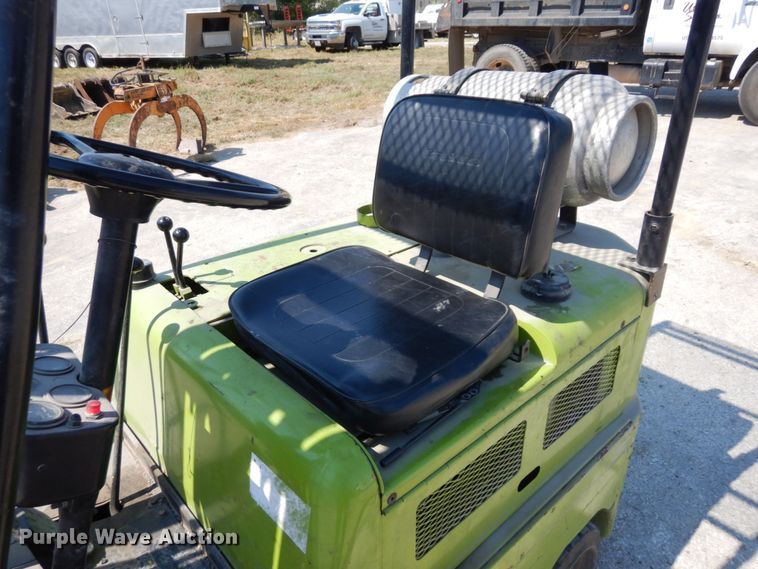 image for item DI1234 Clark  forklift