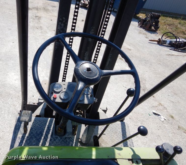 image for item DI1234 Clark  forklift