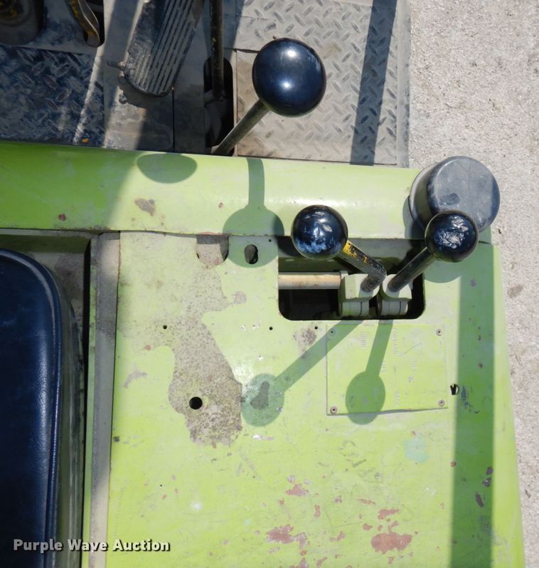 image for item DI1234 Clark  forklift