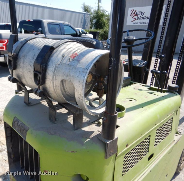 image for item DI1234 Clark  forklift
