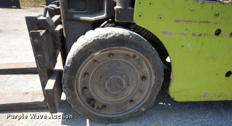 image for item DI1234 Clark  forklift