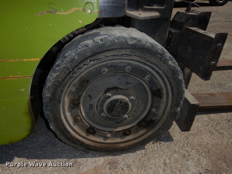 image for item DI1234 Clark  forklift