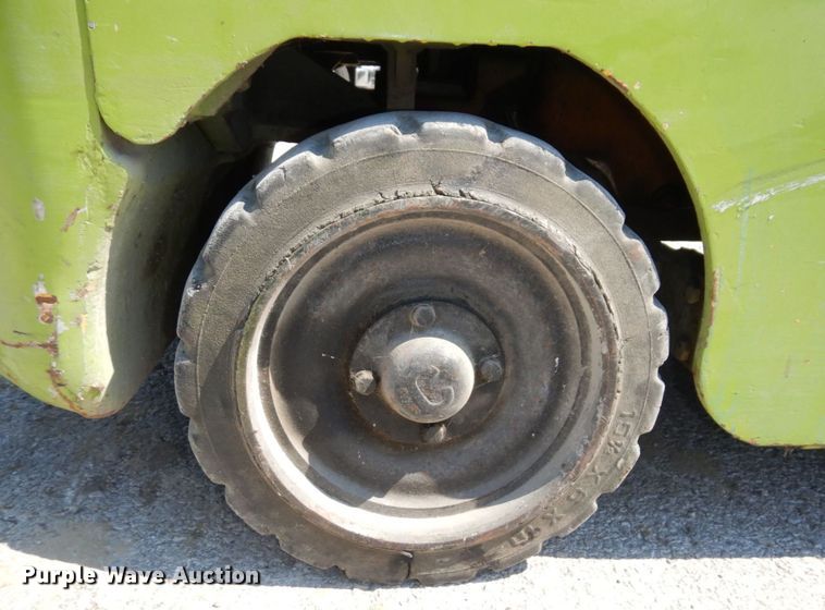 image for item DI1234 Clark  forklift