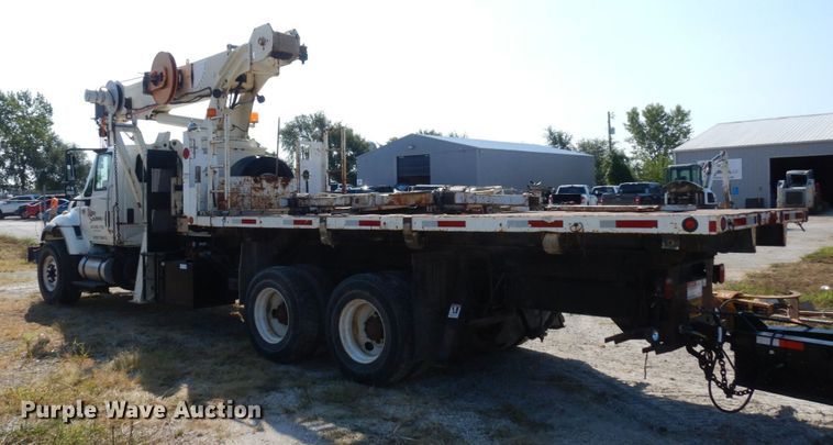 image for item DI1235 2007 International 7500 crane truck