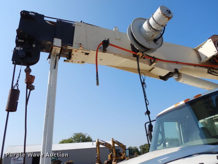 image for item DI1235 2007 International 7500 crane truck