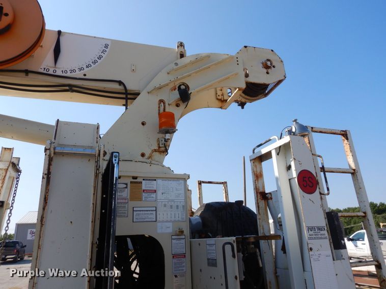 image for item DI1235 2007 International 7500 crane truck