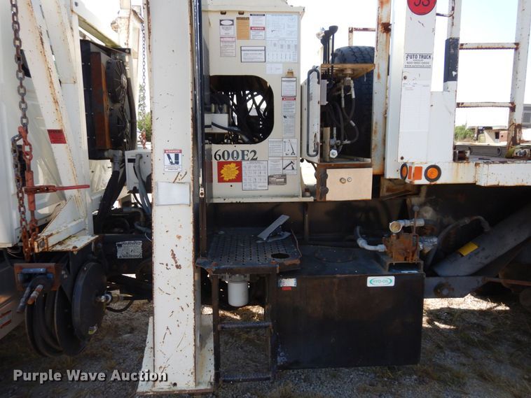 image for item DI1235 2007 International 7500 crane truck