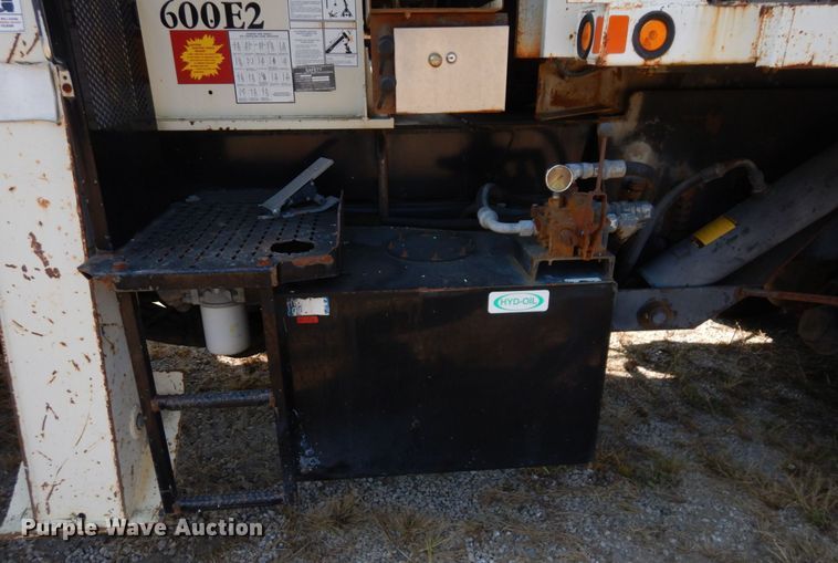 image for item DI1235 2007 International 7500 crane truck