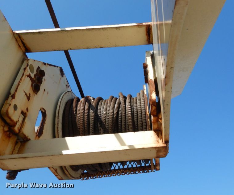 image for item DI1235 2007 International 7500 crane truck