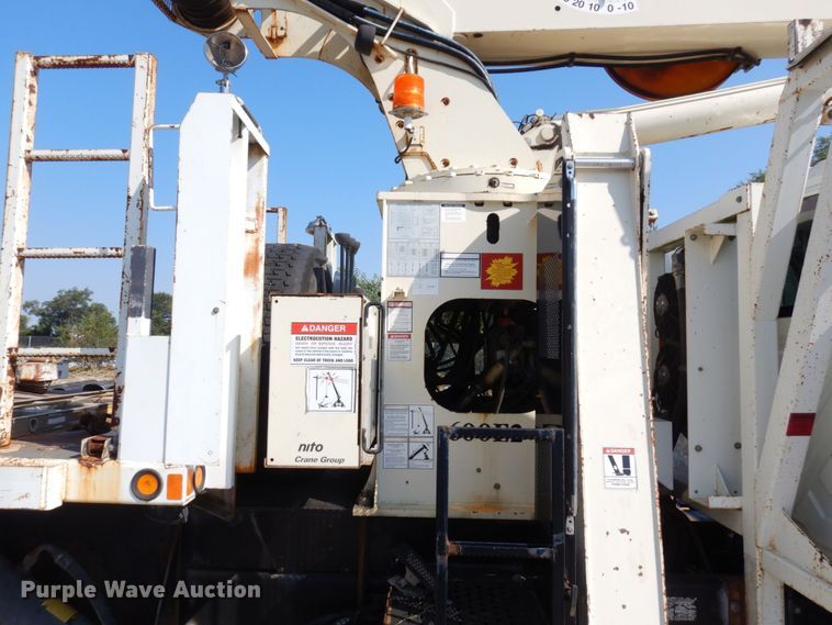 image for item DI1235 2007 International 7500 crane truck