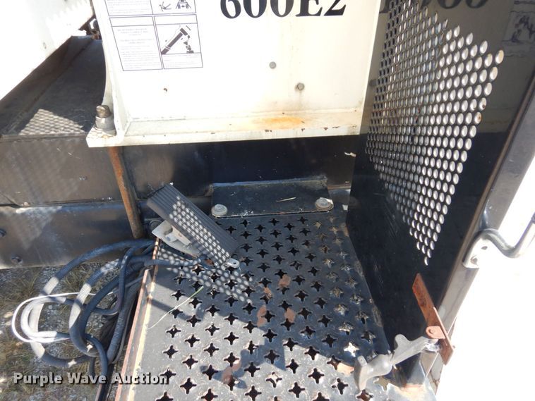 image for item DI1235 2007 International 7500 crane truck