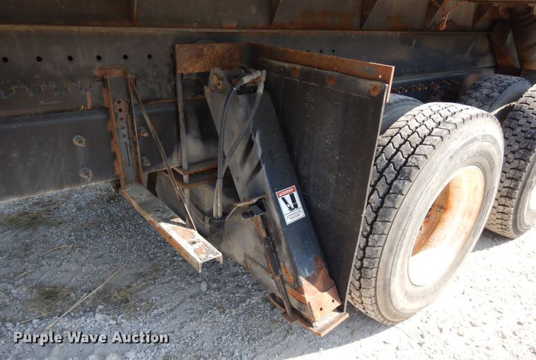 image for item DI1235 2007 International 7500 crane truck