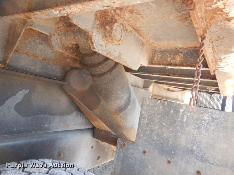 image for item DI1235 2007 International 7500 crane truck