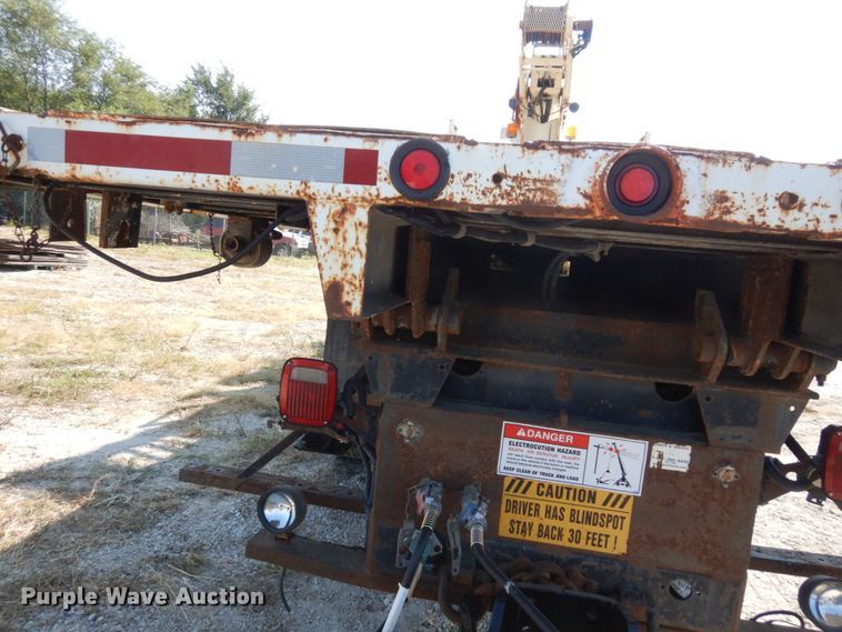 image for item DI1235 2007 International 7500 crane truck