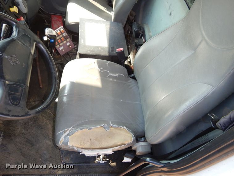 image for item DI1235 2007 International 7500 crane truck