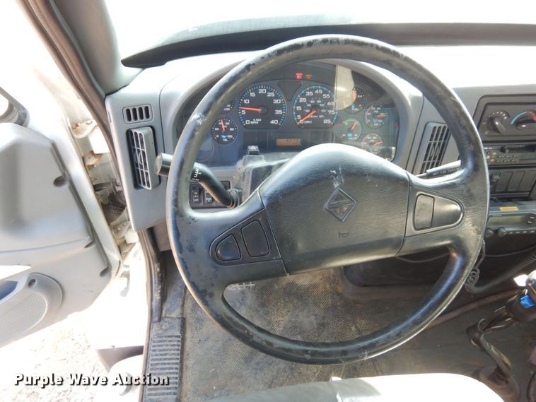 image for item DI1235 2007 International 7500 crane truck