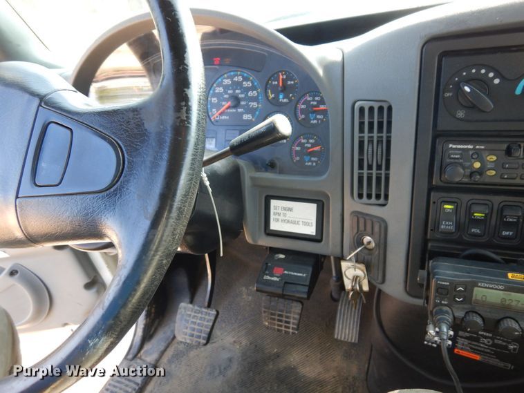 image for item DI1235 2007 International 7500 crane truck