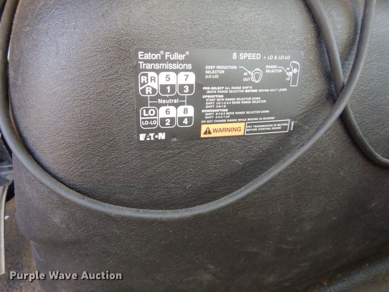 image for item DI1235 2007 International 7500 crane truck