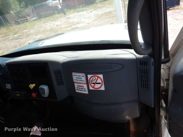 image for item DI1235 2007 International 7500 crane truck