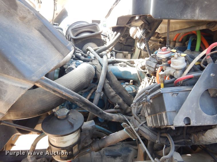 image for item DI1235 2007 International 7500 crane truck