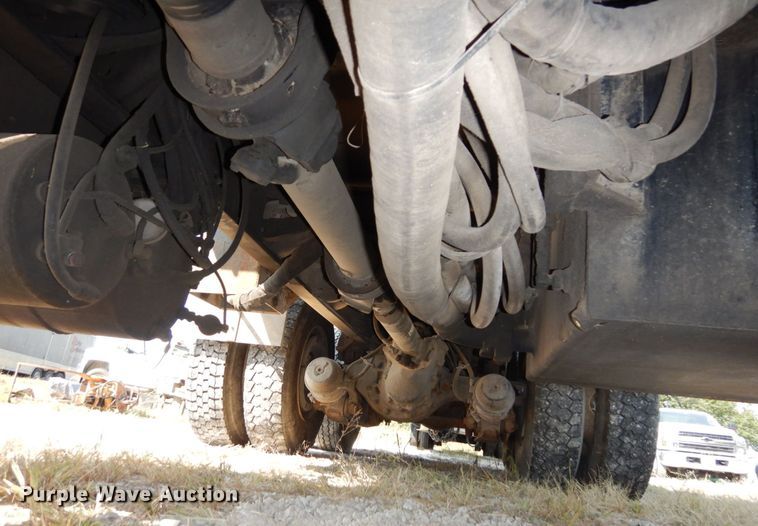 image for item DI1235 2007 International 7500 crane truck