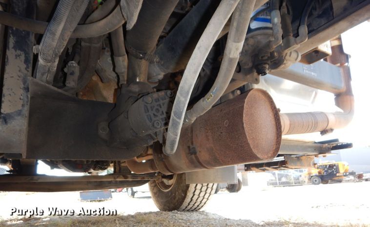 image for item DI1235 2007 International 7500 crane truck