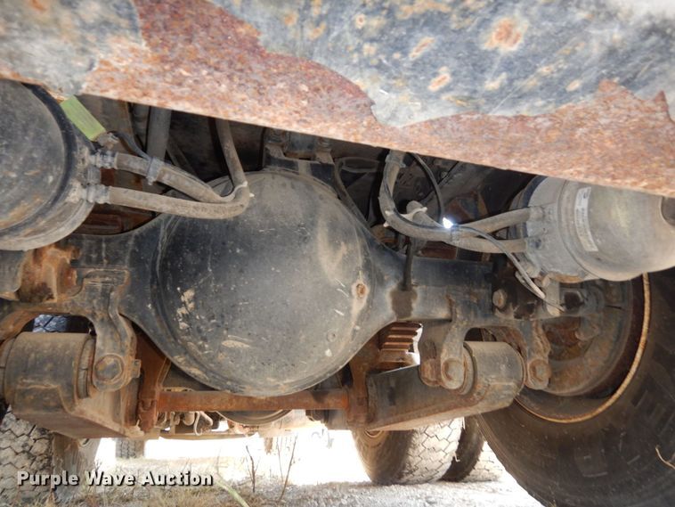 image for item DI1235 2007 International 7500 crane truck