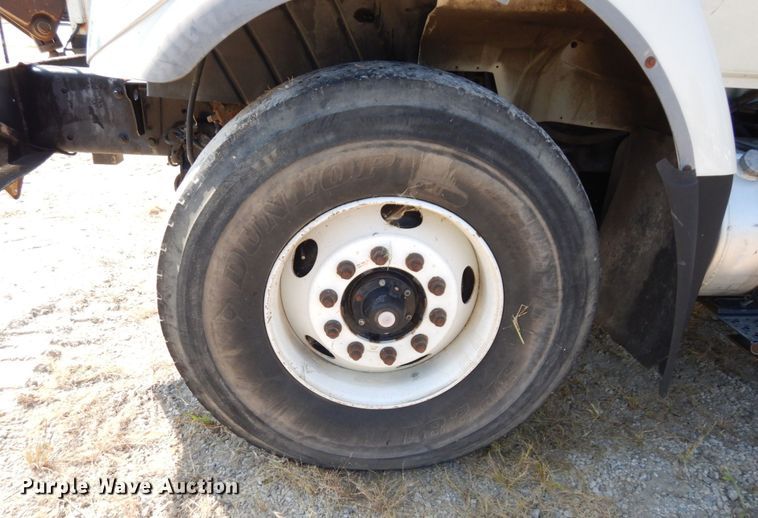 image for item DI1235 2007 International 7500 crane truck