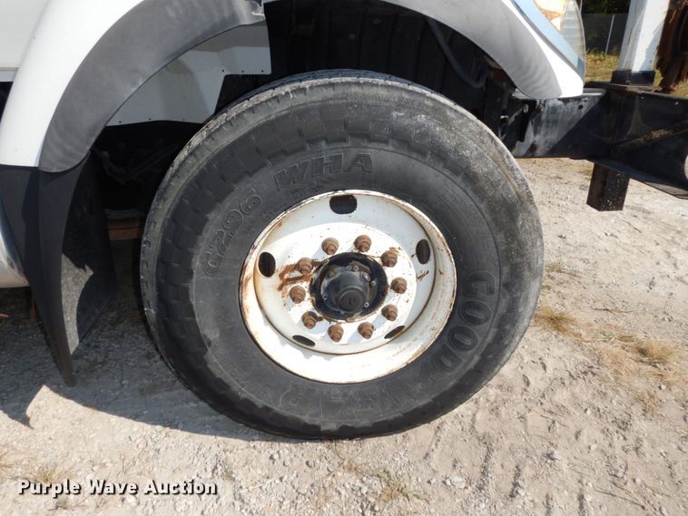 image for item DI1235 2007 International 7500 crane truck