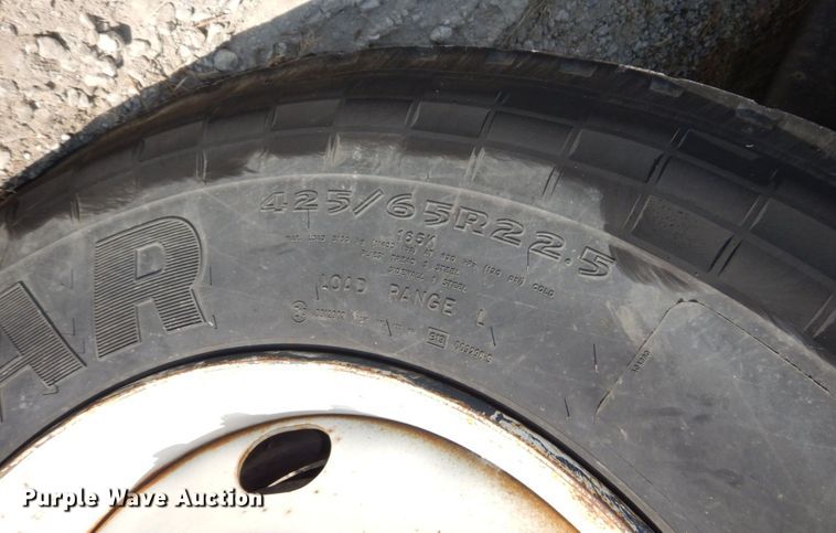 image for item DI1235 2007 International 7500 crane truck