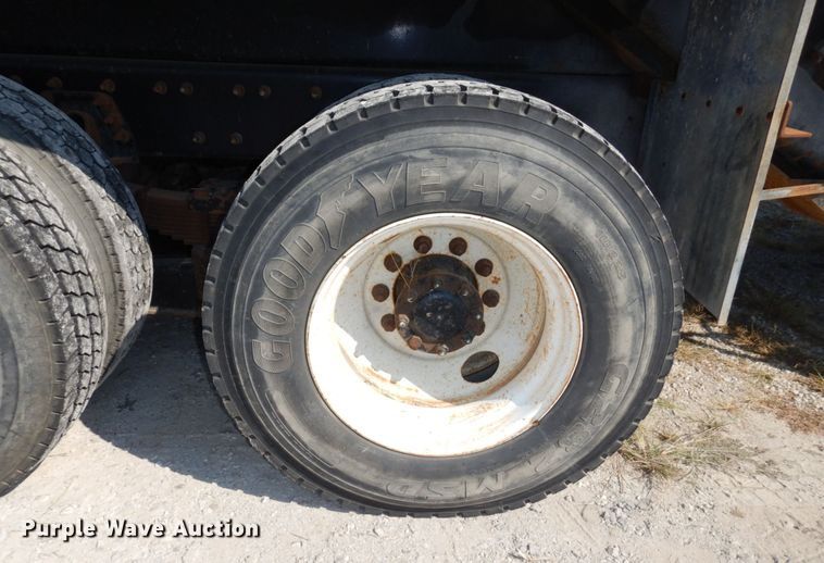 image for item DI1235 2007 International 7500 crane truck