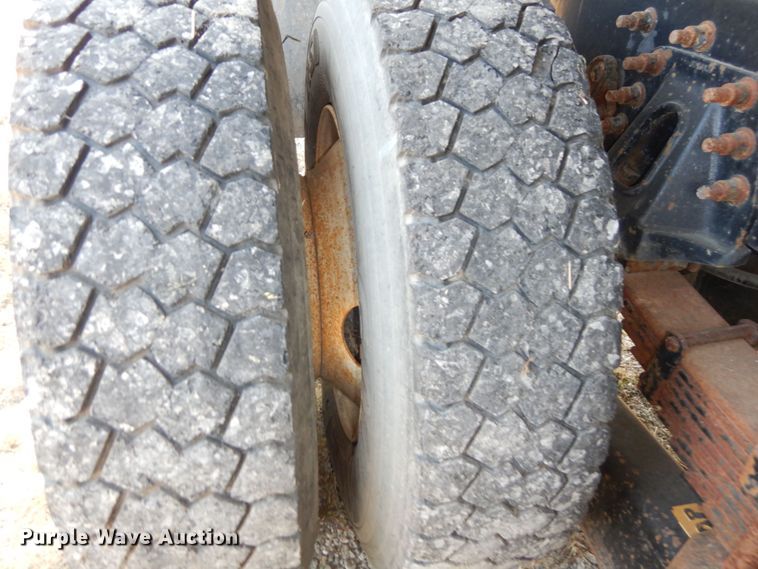 image for item DI1235 2007 International 7500 crane truck