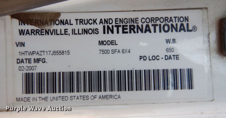 image for item DI1235 2007 International 7500 crane truck