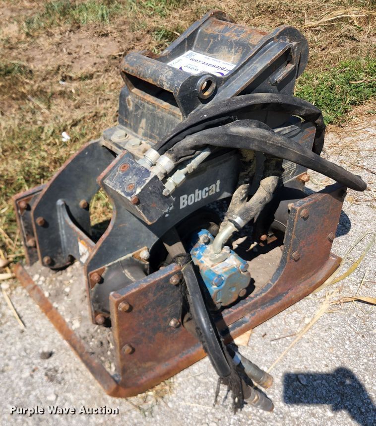 image for item DI1237 Bobcat PCF64  plate compactor