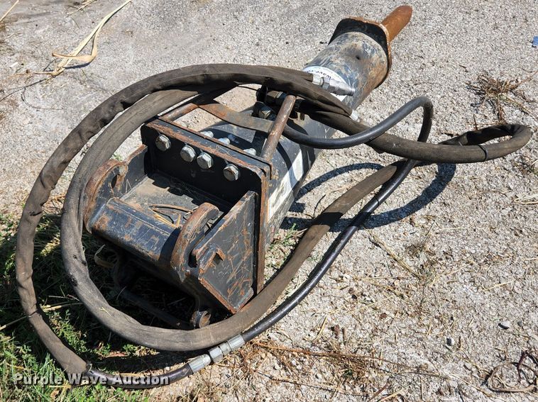 image for item DI1238 2018 Bobcat 8980  breaker