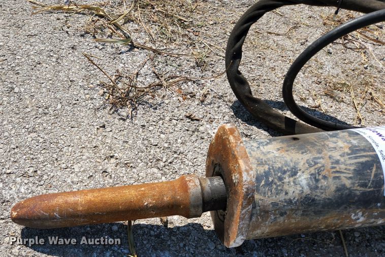 image for item DI1238 2018 Bobcat 8980  breaker