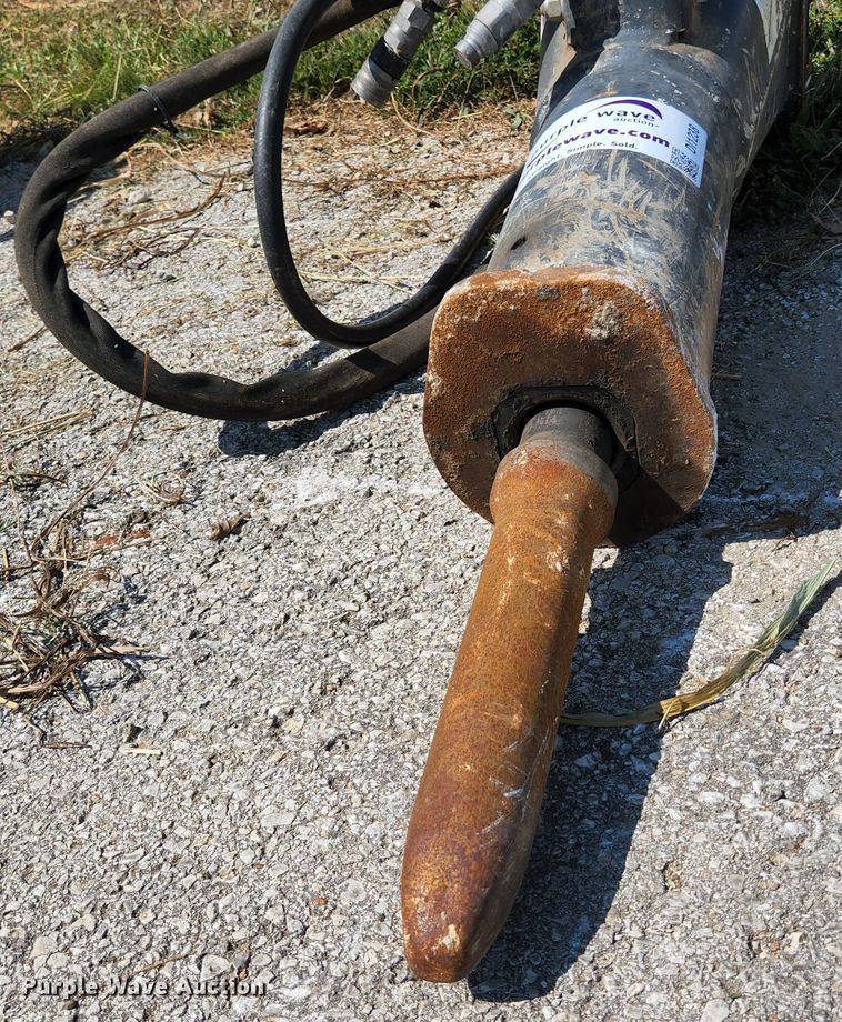 image for item DI1238 2018 Bobcat 8980  breaker