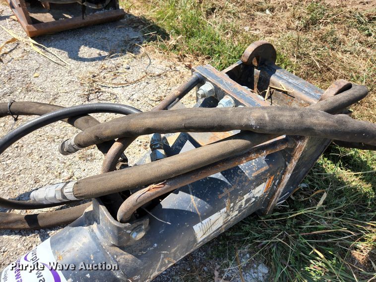 image for item DI1238 2018 Bobcat 8980  breaker