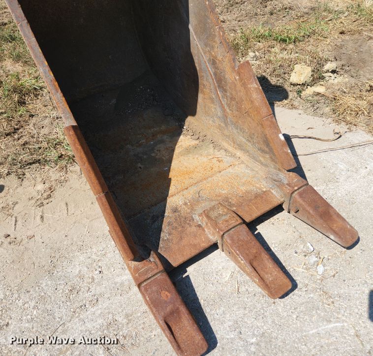 image for item DI1240 Strickland CX130-24  excavator bucket